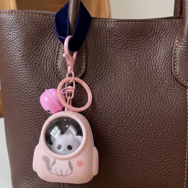 LT95_Astro-Kitty Space Capsule Keychain