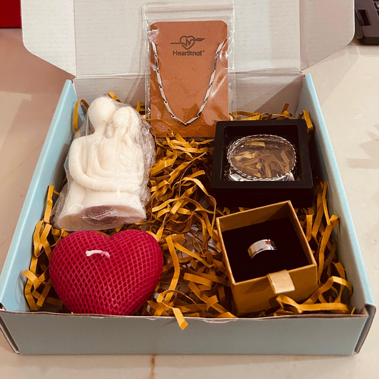 HA113_ Anniversary Hamper For Him