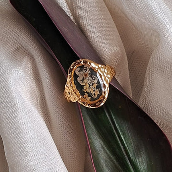 R169_Oval-Shaped Chunky Resin ring