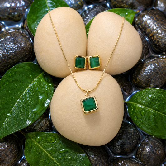 NL93_Emerald Square Pendant and Earrings Set
