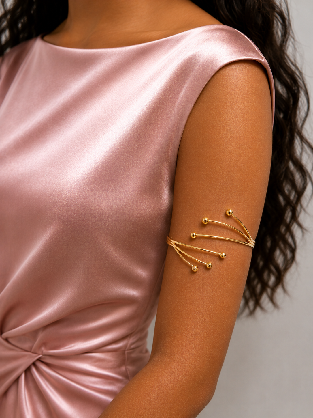 AC83_Golden Glissando Arm Cuff