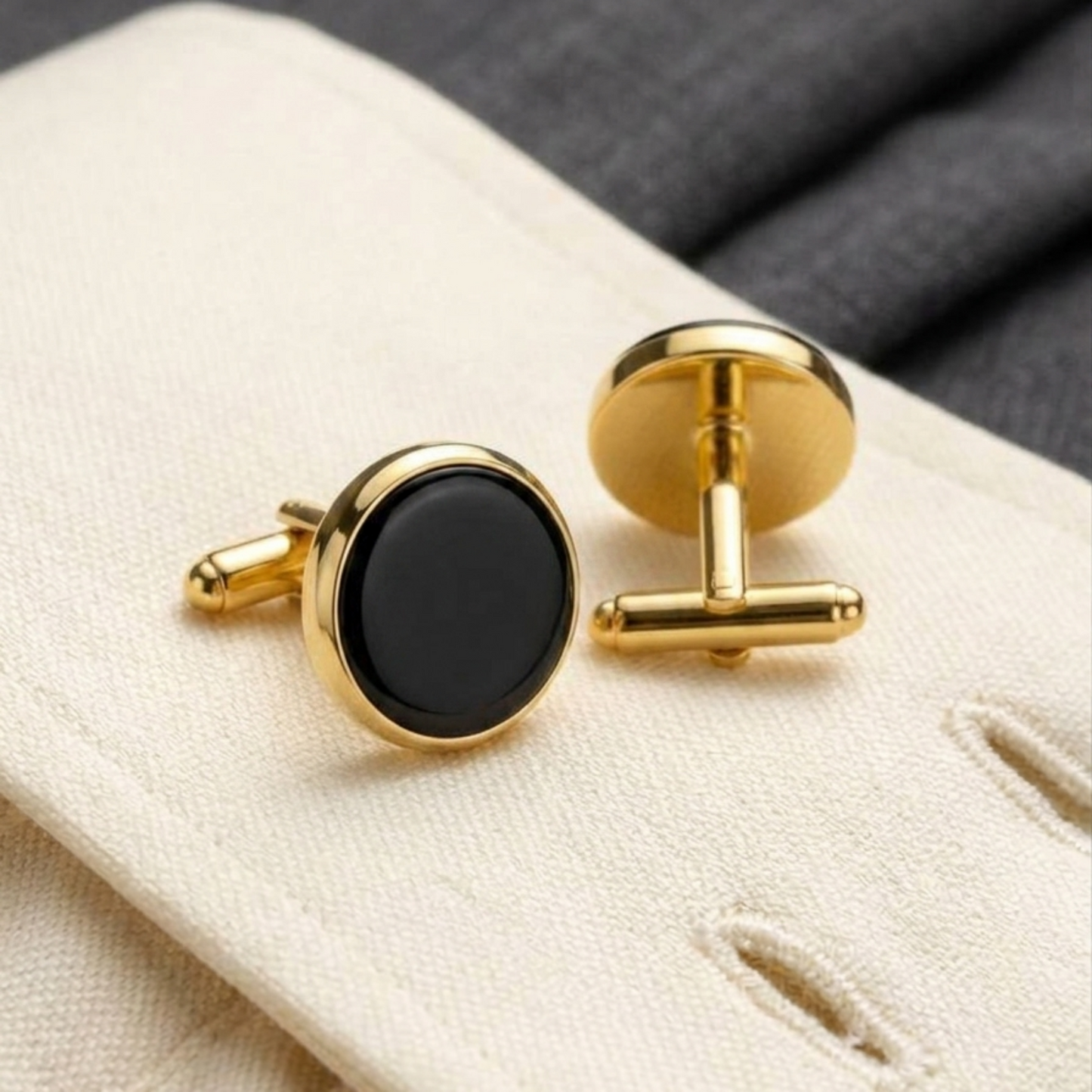 WE68_Groom Gold Cufflinks