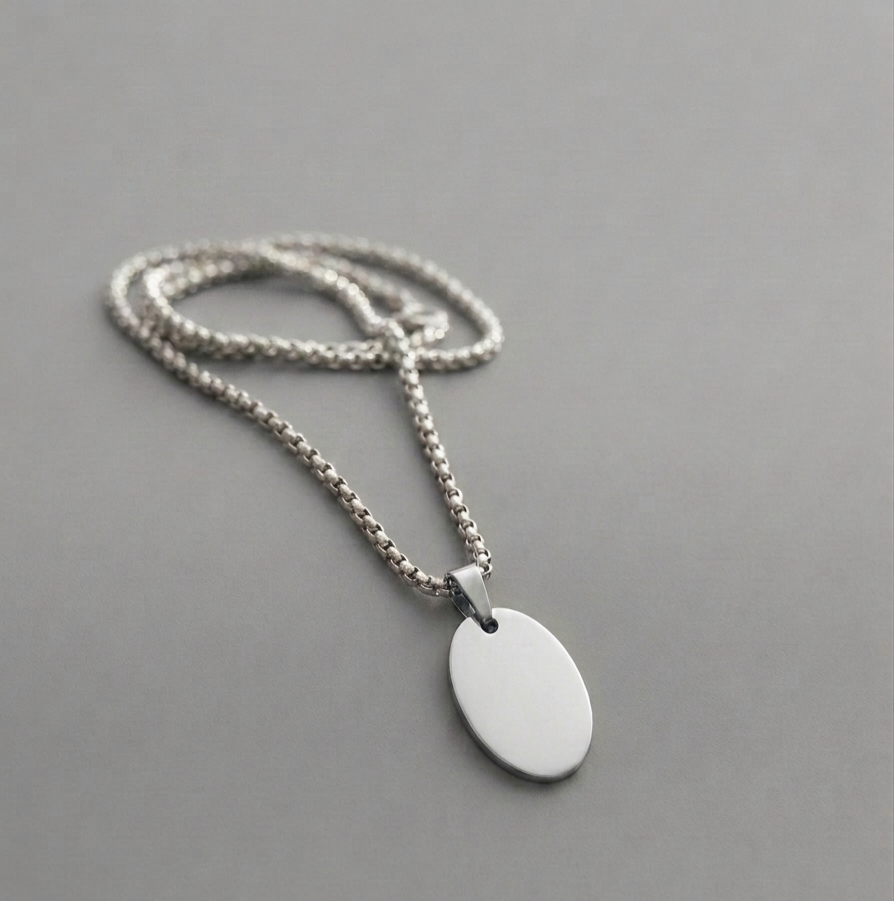 MP122_Minimalist Oval Disc Locket Chain